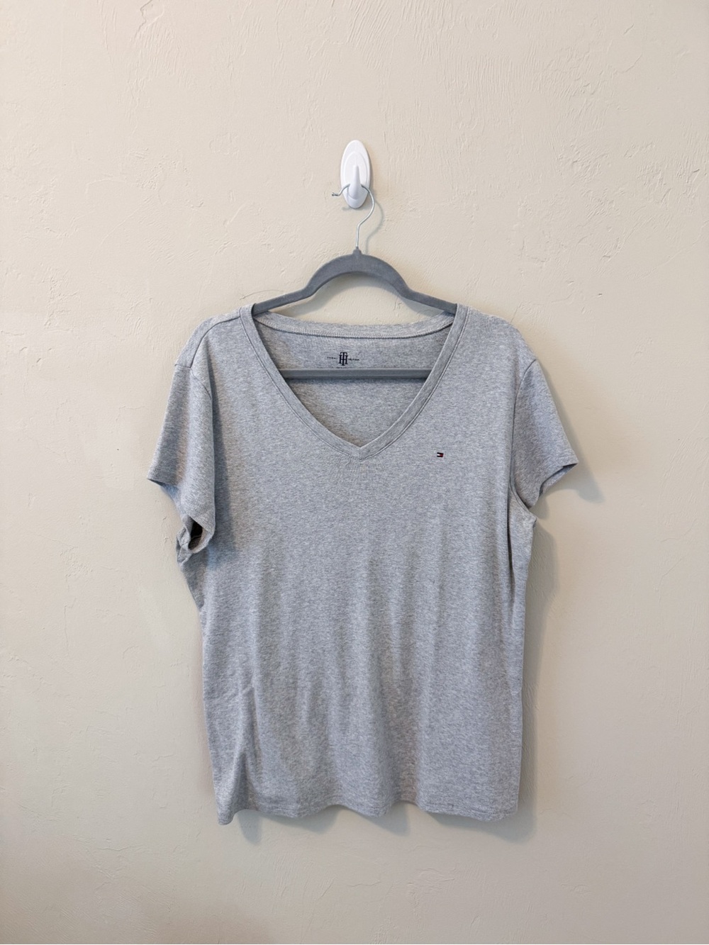 Tommy Hilfiger Gray V-Neck Short Sleeve Tee